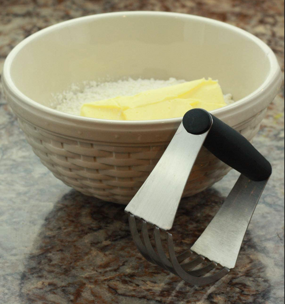 Pastry Blender: Professional Pastry Cutter | Heavy Duty Stainless Steel Blades Cuts Butter Into Flour Quickly and Easily for Flaky Pie Crust and Biscuits | Dough Blender in Luxury Gift Box by Cestari