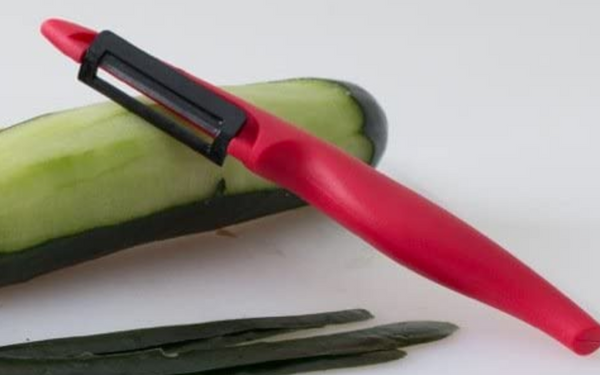 Best Vegetable Peeler: Ceramic Vegetable Peeler by Cestari Kitchen - Pro  Peeler with Razor Sharp Ceramic Blade, Ergonomic Handle